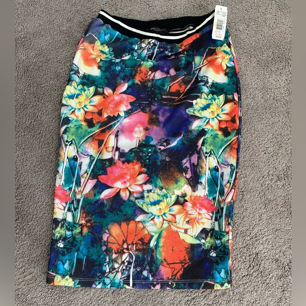 Romeo & Juliet Couture Vibrant Floral Pencil Skirt